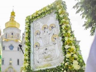 В Киево-Печерской лавре в праздник Троицы состоится 8 литургий